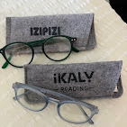 Lunettes IZIPIZI et iKALY avec leurs étuis